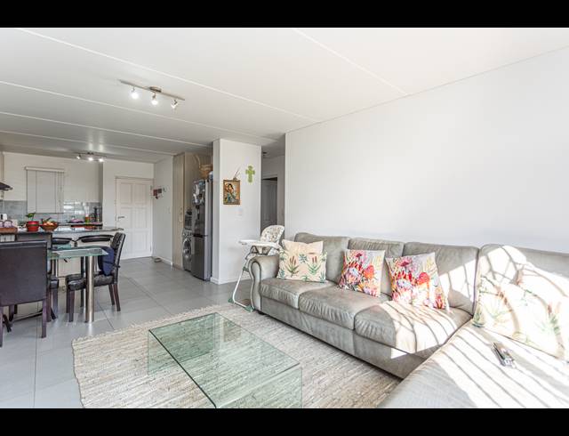 2 BEDROOM APARTMENT SOLD IN BURGUNDY ESTATE